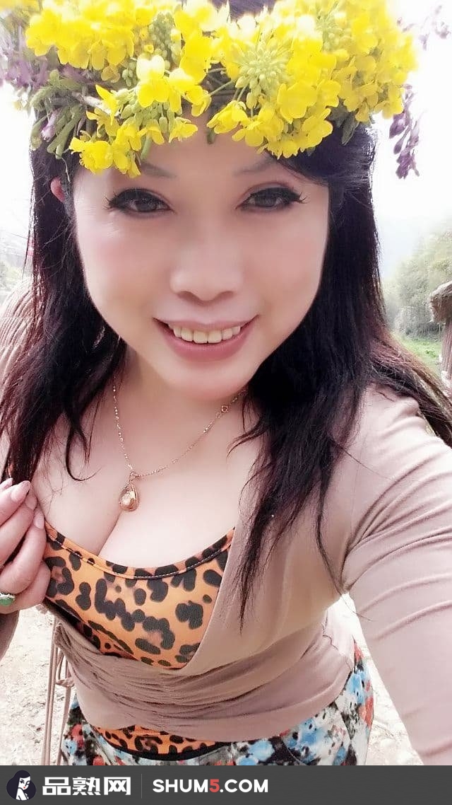 风情水柔姐的生活照，风情万种丰满韵味直逼人流鼻血！